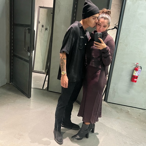 Meet your Posher, Carlos - Picture 2 of 6